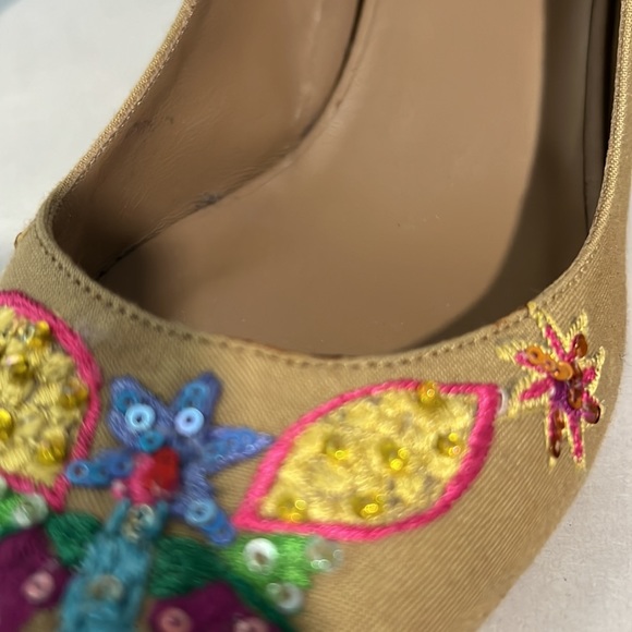 New DKNY Embroidered Heels - Picture 9 of 11